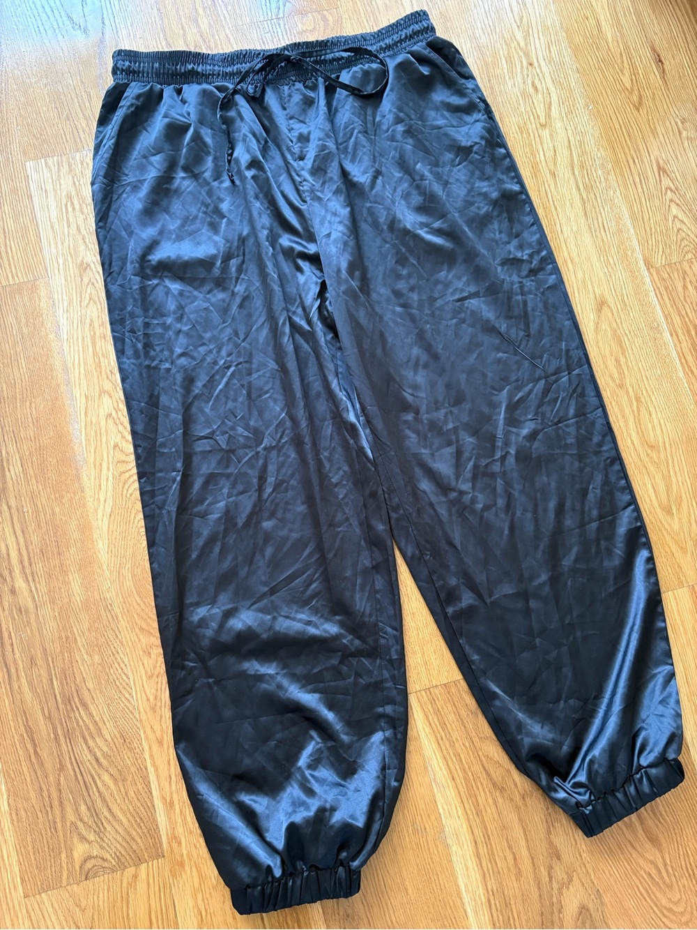 NWT Forever 21 Relaxed Black Satin Jogger Pants with Drawstring (Size 1X)